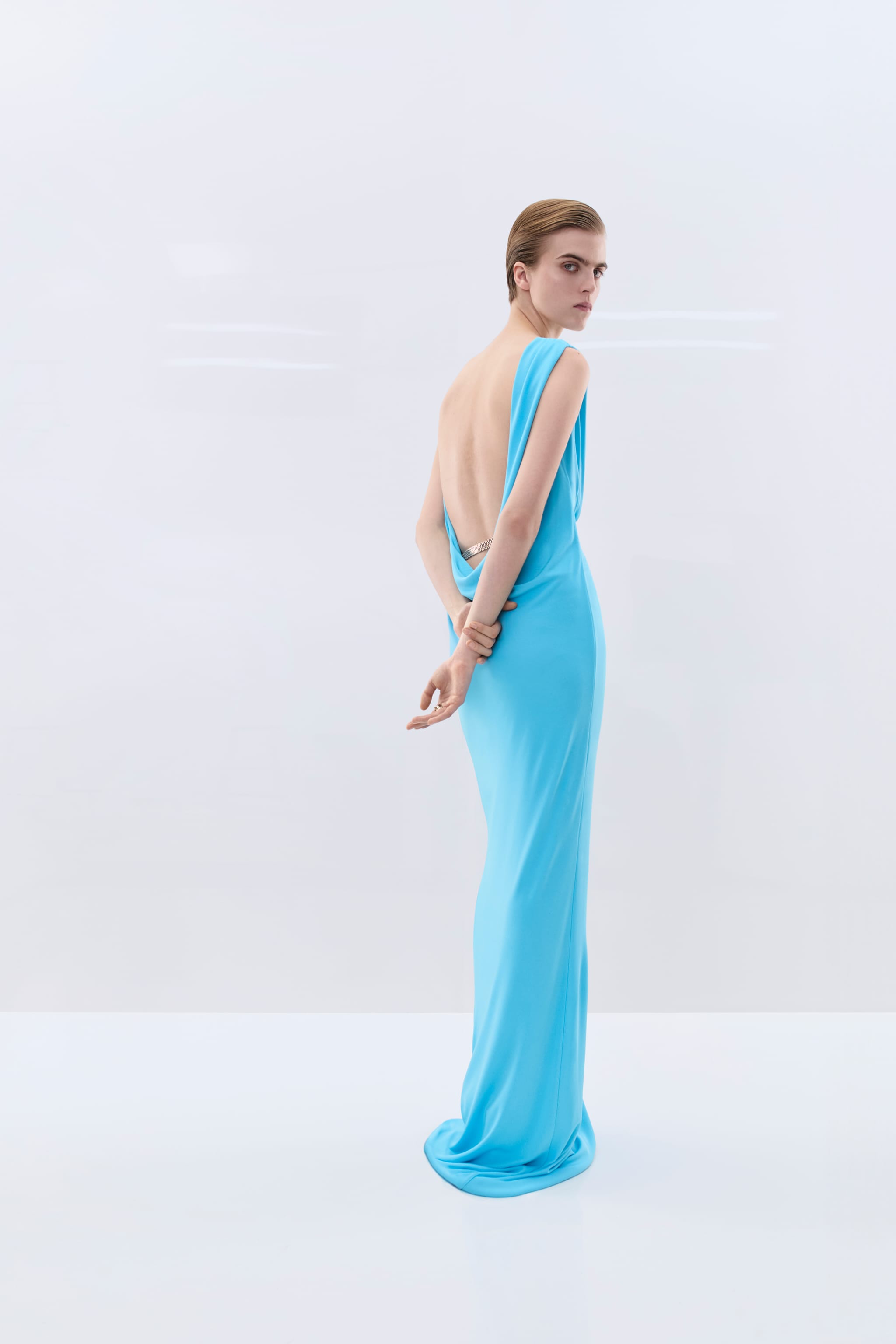 05 251122 TOMFORD LOOK 051 1977
