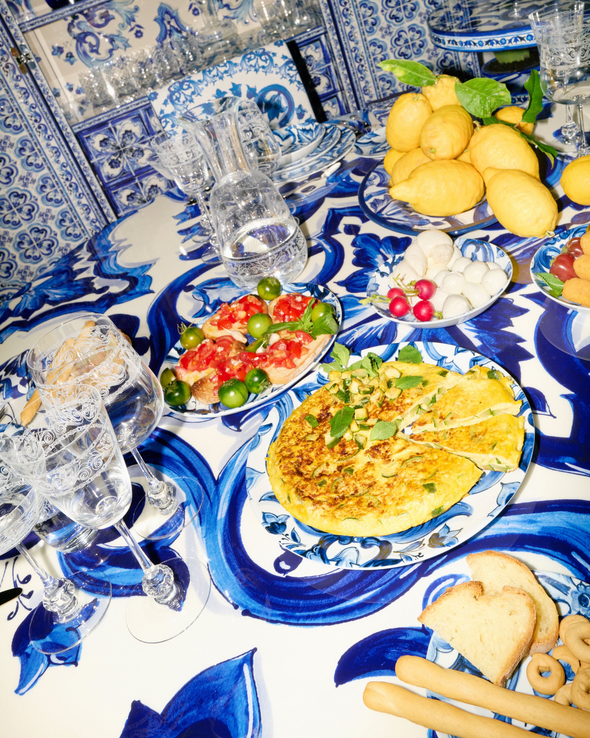 DG CASA Blu Med Tavola Ed 005 7aee451b90